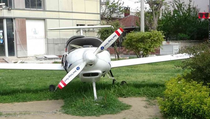 Şehir magandaları uçağı tahrip etti