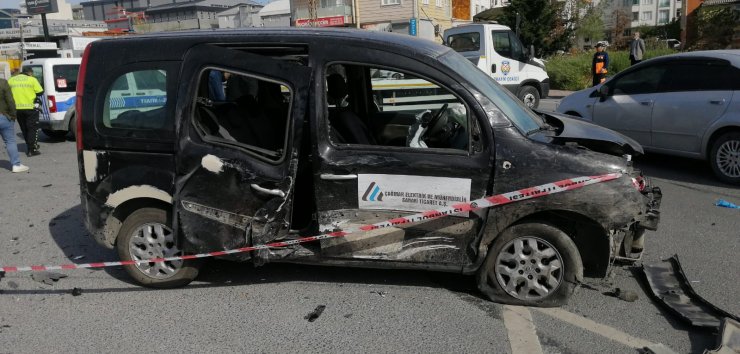 Servis minibüsü kaza yaptı; 7 yaralı 