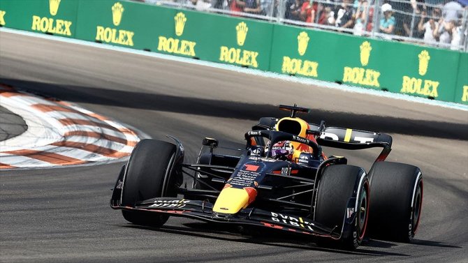 F1 Miami'yi Verstappen kazandı