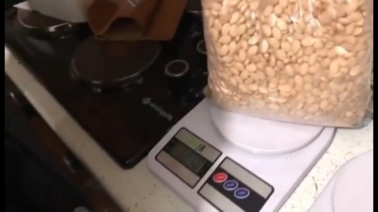 Uyuşturucu hapları kızartma makinesine saklamış