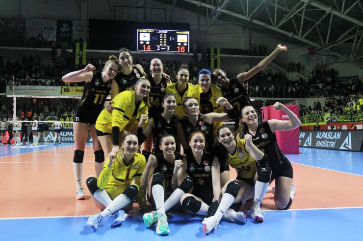 VakıfBank, final serisinde skoru 2-2'ye getirdi
