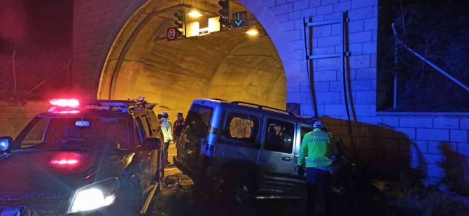 Yodan çıkan araç tünel duvarına çarptı: 1 ölü