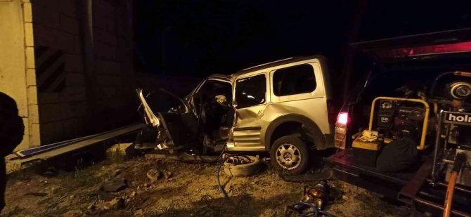 Yodan çıkan araç tünel duvarına çarptı: 1 ölü