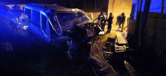 Yodan çıkan araç tünel duvarına çarptı: 1 ölü