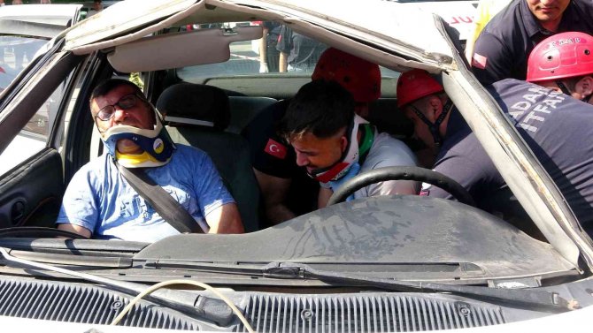 Adana’da trafik kazası tatbikatı gerçeğini aratmadı