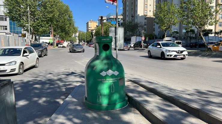 AK Parti Ataşehir İlçe Başkanlığı önündeki şüpheli çanta imha edildi