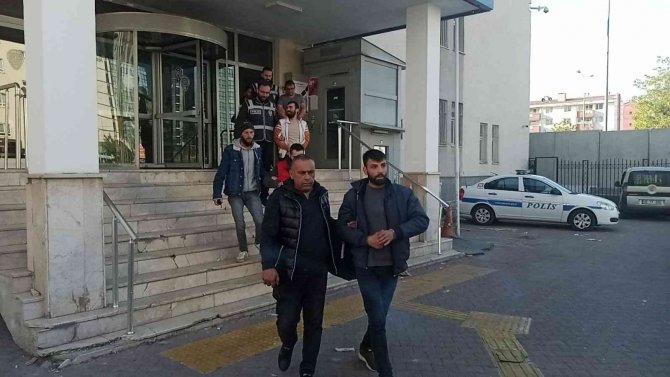 Aranan 17 kişi yakalandı