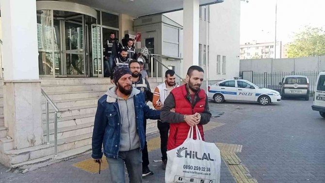 Aranan 17 kişi yakalandı