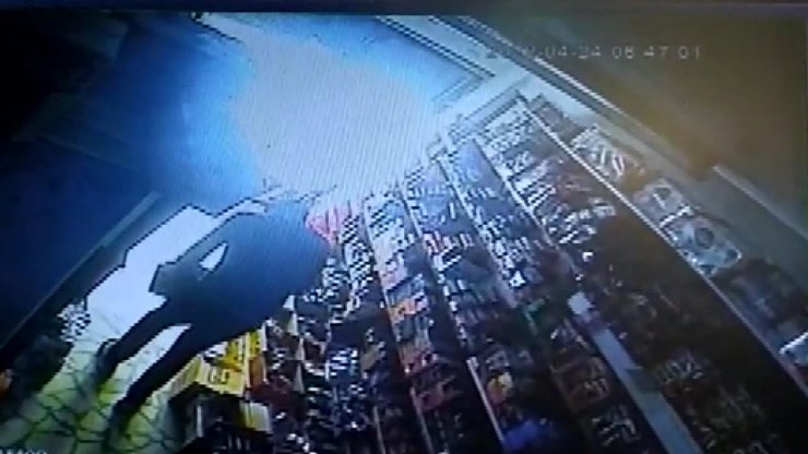 Bakkal soygunu kamerada