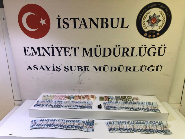 Bankadan takip ettiler sinyal kesiciyle otomobildeki paraların yarısını çaldılar  