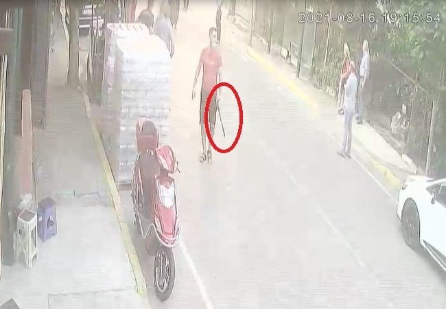 Bir metrelik kılıçla dehşet saçtı