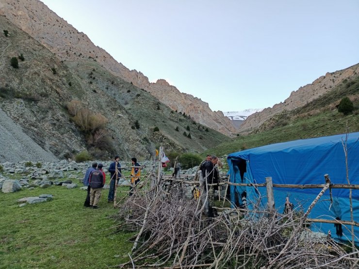 Dağda zehirlenen çoban kadın için askeri helikopter havalandı