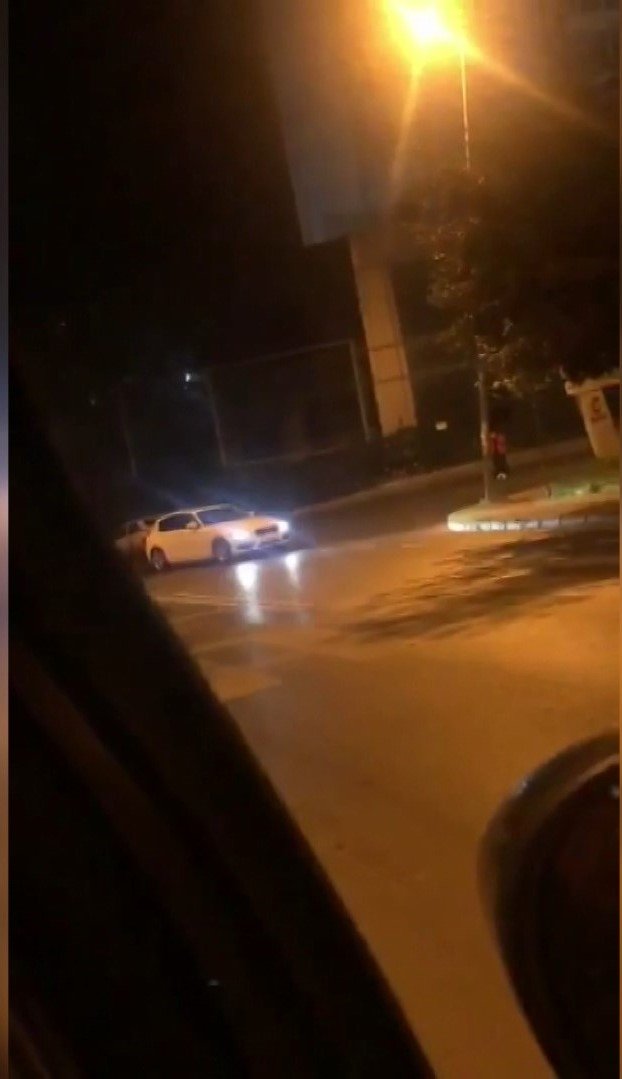 Drift yaptığı anları arkadaşına kaydettirdi