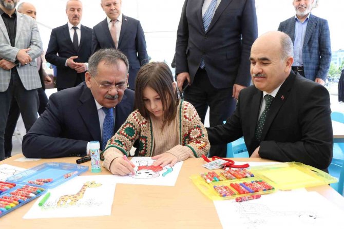 Engellilerin el emekleri bu sergide