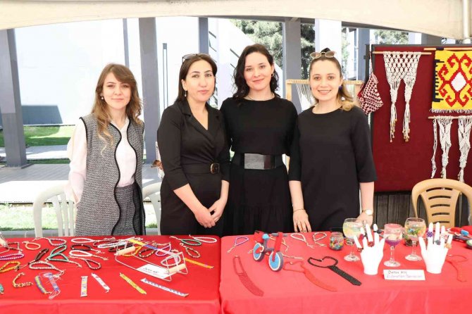 Engellilerin el emekleri bu sergide