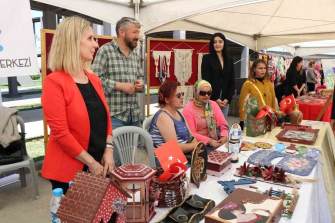 Engellilerin el emekleri bu sergide