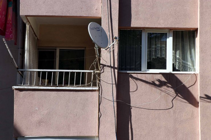 Evinde darbedilen kişi 1'inci kattan atlayınca ayağı kırıldı