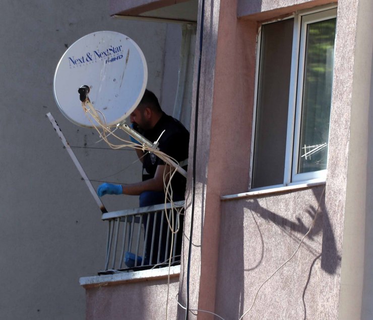 Evinde darbedilen kişi 1'inci kattan atlayınca ayağı kırıldı