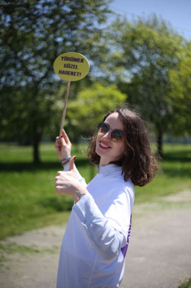 Fiziksel aktivitenin faydalarına dikkat çekmek için yürüdüler