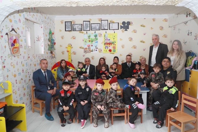 Hakkari’de çocuklar için trafik eğitimi alanı oluşturuldu