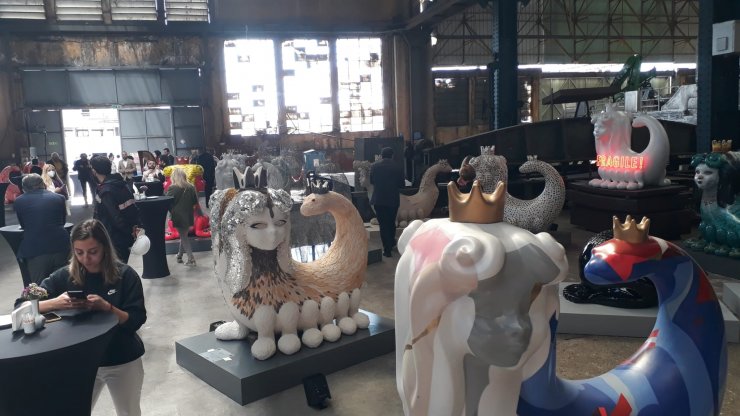 İstanbul'da 34 noktaya 34 şahmeran heykeli