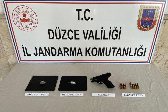 Jandarma uyuşturucuya geçit vermiyor
