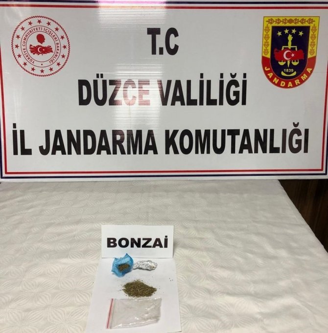 Jandarma uyuşturucuya geçit vermiyor