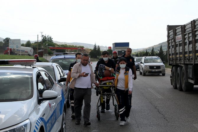 Kontrolden çıkan otomobil şarampole uçtu: 2 yaralı