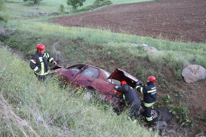 Kontrolden çıkan otomobil şarampole uçtu: 2 yaralı