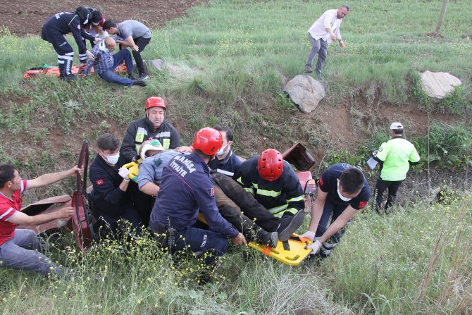 Kontrolden çıkan otomobil şarampole uçtu: 2 yaralı