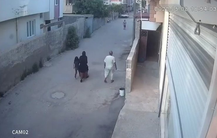 Köpekten kaçmaya çalışırken düşüp yaralandı