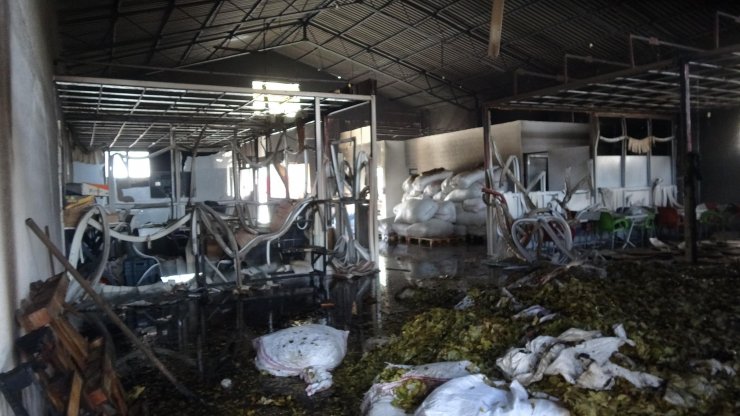 'Kuşum kaçtı' diyerek fabrikayı benzin döküp yakan şüpheli yakalandı