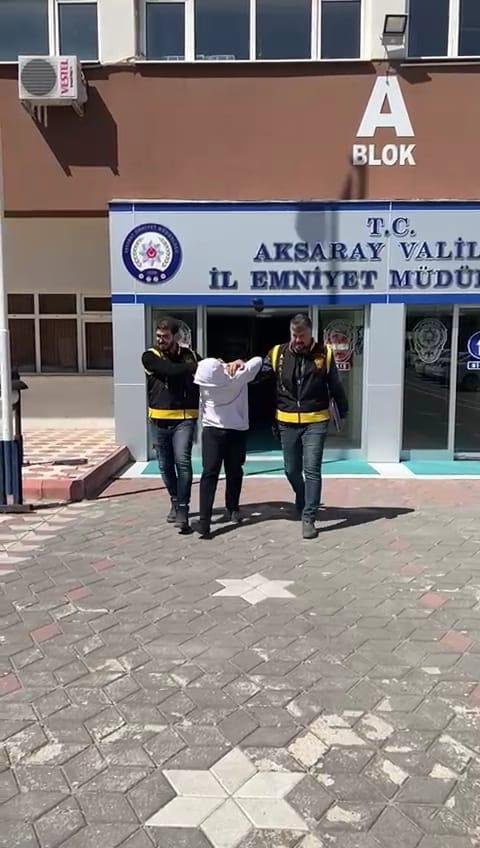 Lokantadan motosiklet hırsızlığı kamerada