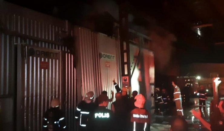 Manisa’da palet fabrikasında yangın