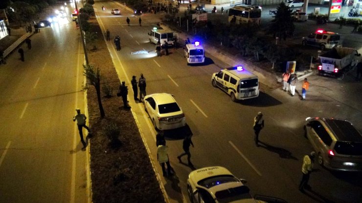 Motosiklet yayaya çarptı: 1 ölü, 1 yaralı