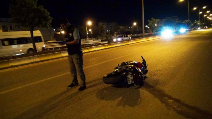 Motosiklet yayaya çarptı: 1 ölü, 1 yaralı