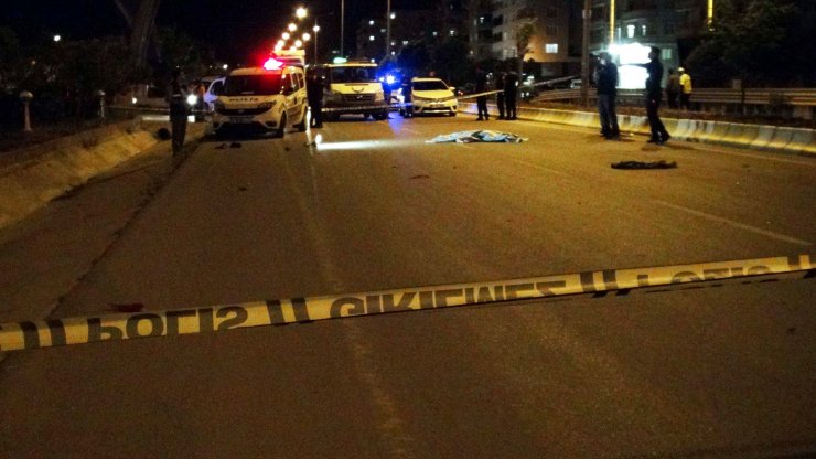 Motosiklet yayaya çarptı: 1 ölü, 1 yaralı