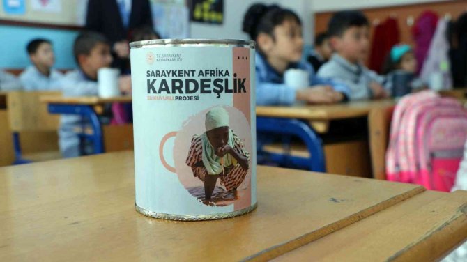 Öğrencilerin harçlıkları Afrika’ya can suyu olacak