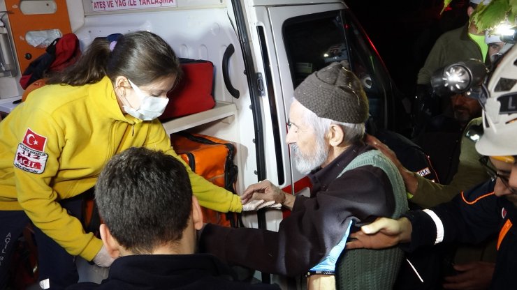 Ormanda kaybolan alzheimer hastası, akıllı saati sayesinde bulundu