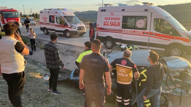 Otomobil su kanalına girdi