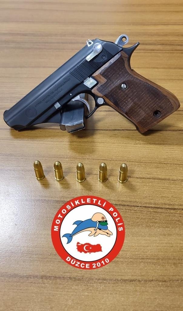 Polis ekiplerinden şok uygulama