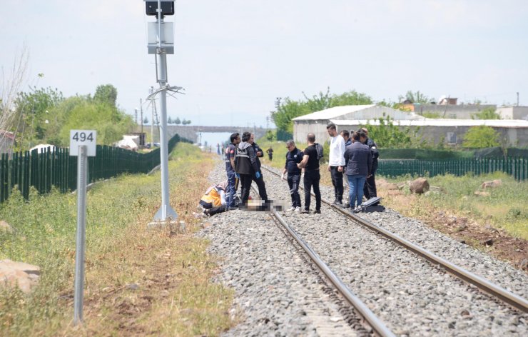 Ray üzerinde başı gövdesinden ayrılmış erkek cesedi bulundu