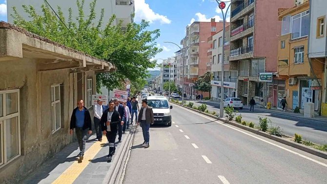 Sağlıkçılar, toplum sağlığı için yürüdü