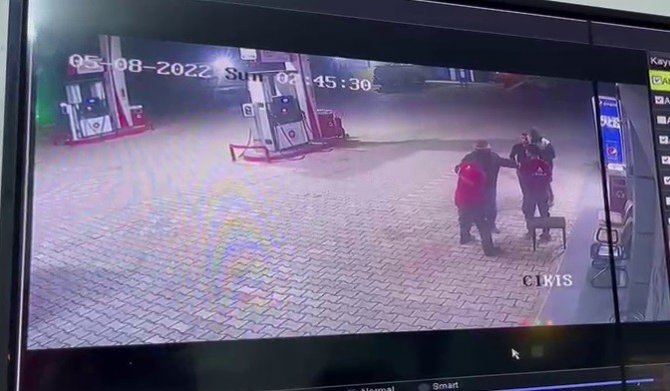 Silahlı gasp kamerada