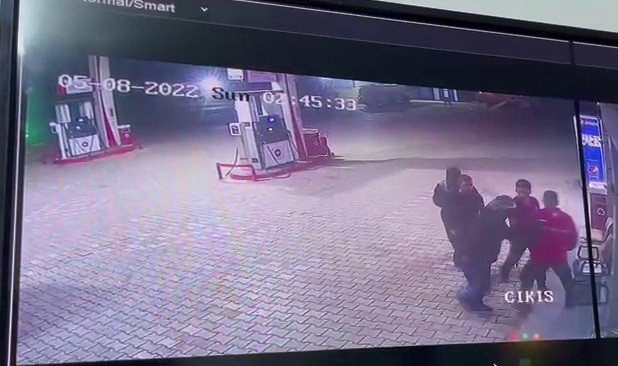 Silahlı gasp kamerada