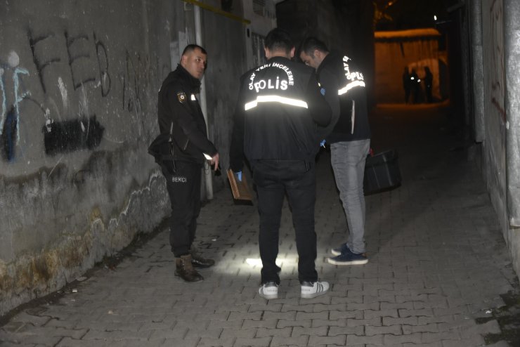 Sokağa terk edilen bebek korumaya alındı