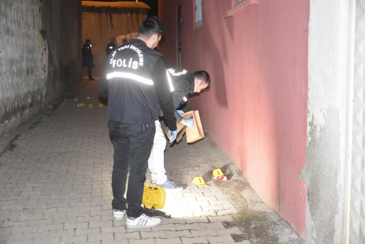 Sokağa terk edilen bebek korumaya alındı