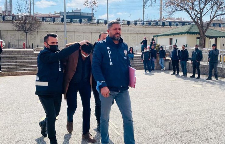 Trafikte kendisini uyaran sürücüye çekiçle saldıran sanığa 11,5 yıl hapis