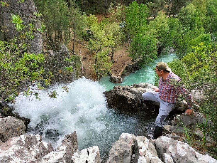 Uçansu Şelalesi'nde bahar canlılığı
