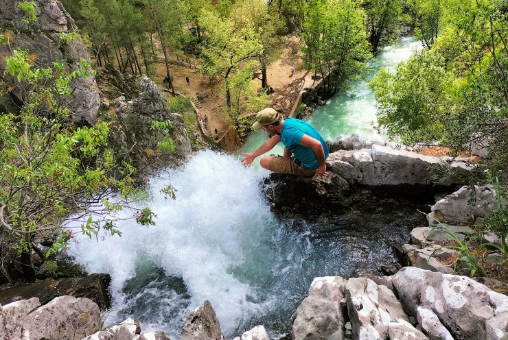 Uçansu Şelalesi'nde bahar canlılığı
